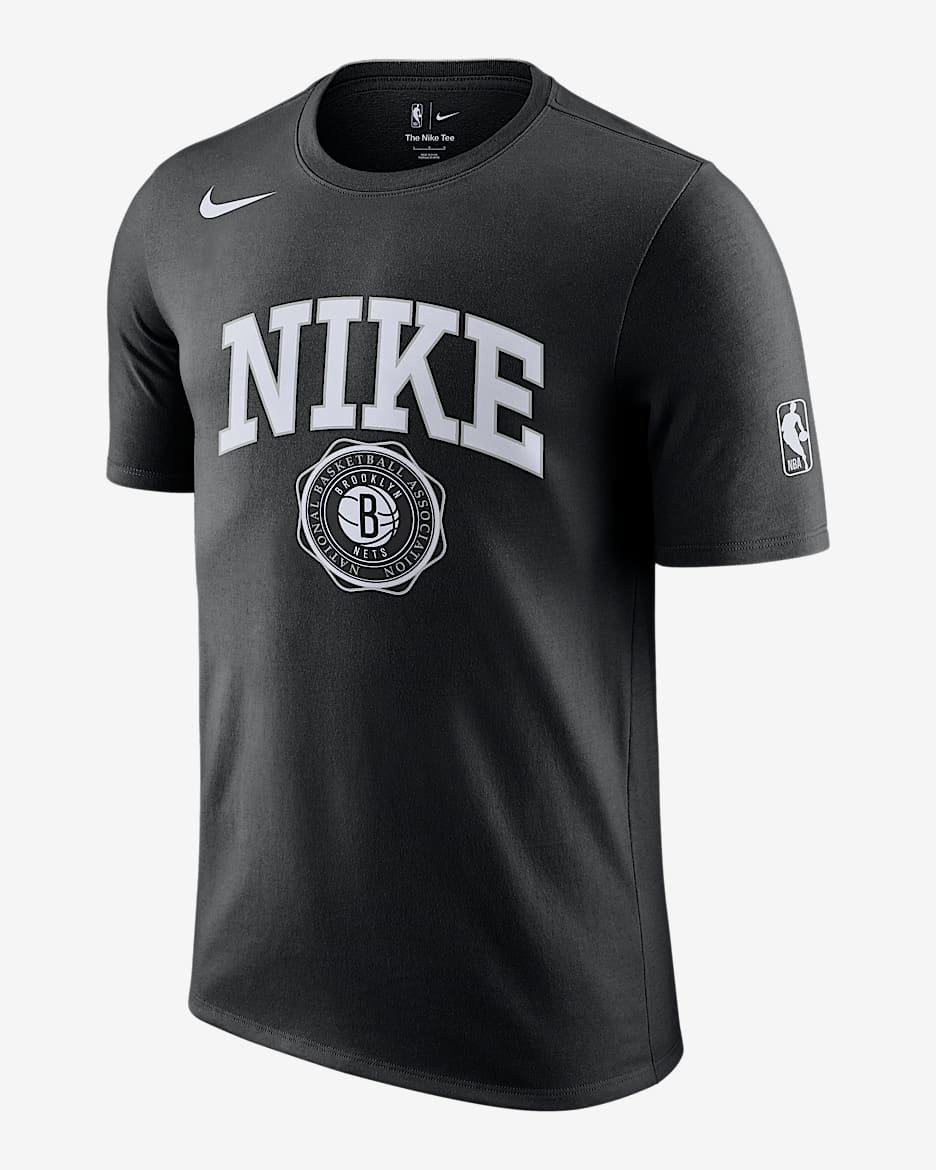 NBA×Nike Brooklyn Nets Tシャツ ブラック Brooklyn Nets Essential Men's Nike NBA T-Shirt. Nike.com